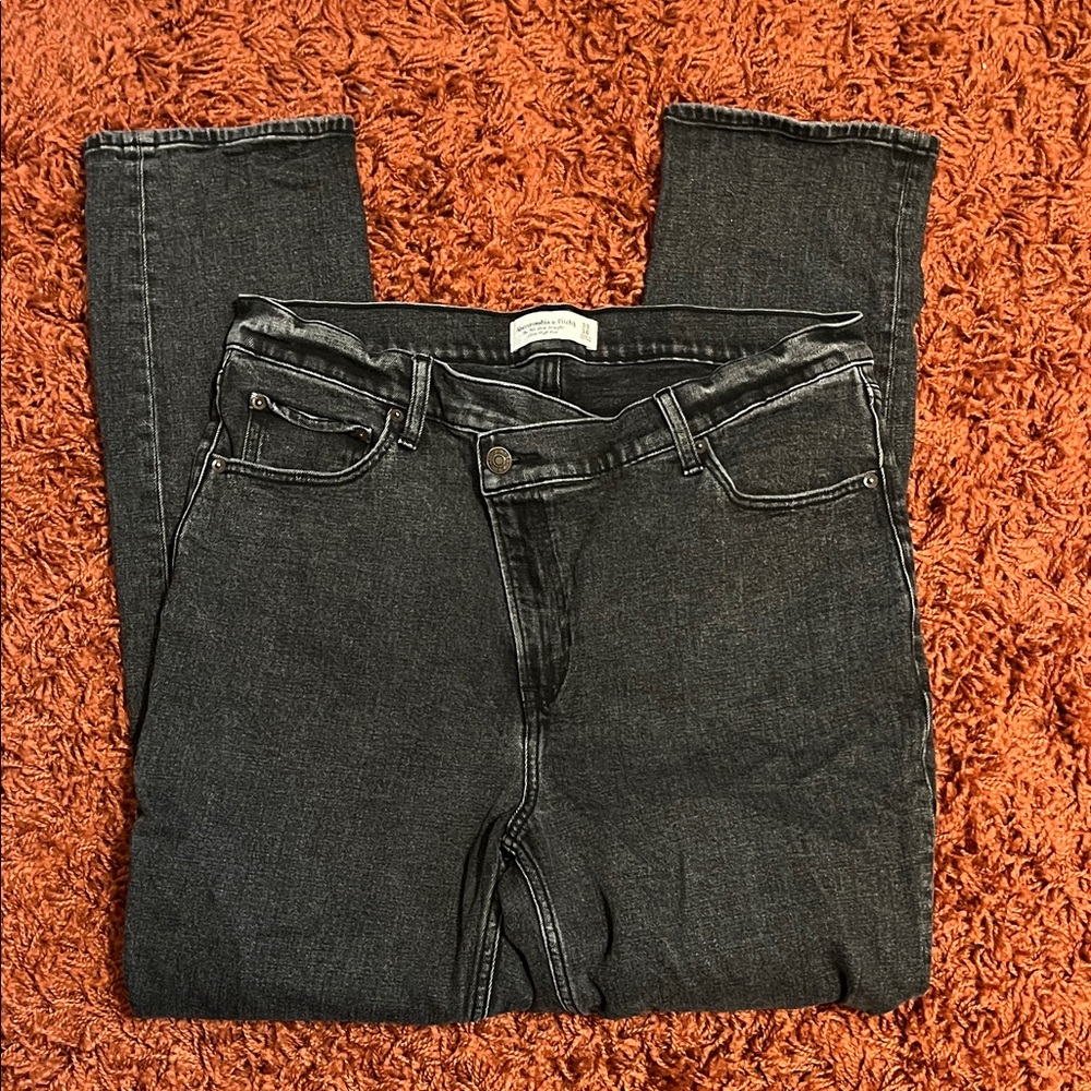 Abercrombie & Fitch 90s Slim Straight Ultra High Rise Black Jeans Size 33 / 16